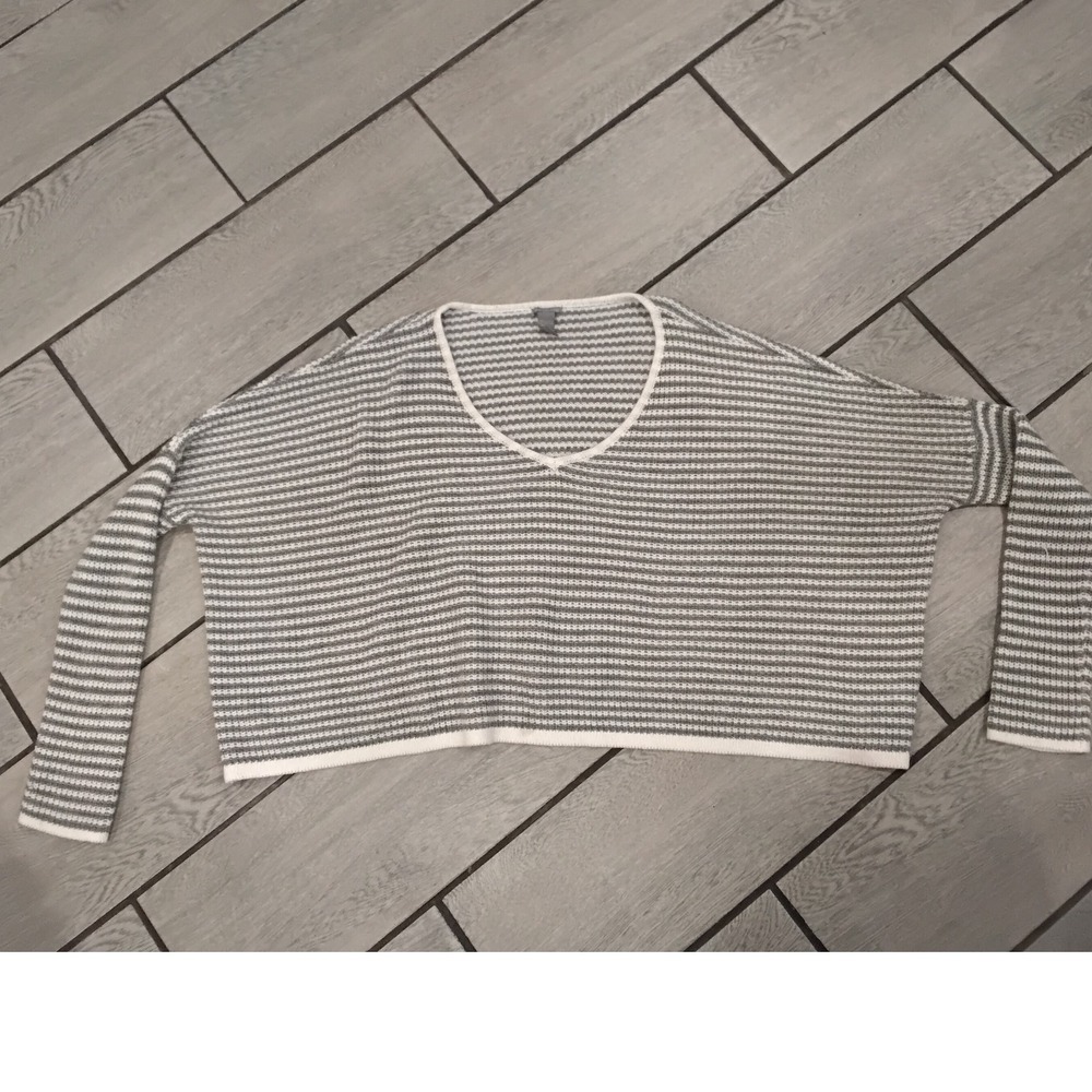 Charlotte Russe Gray White Stripe V Neck Cropped Sweater Women Size S 4034